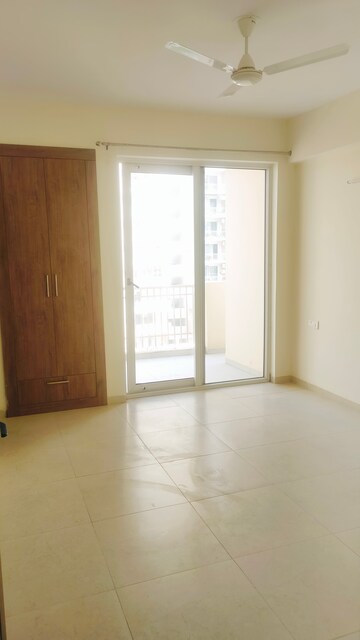 Room in 3 BHK Apartment at Sushma Elite Cross, Dhakoli Village – for Rent