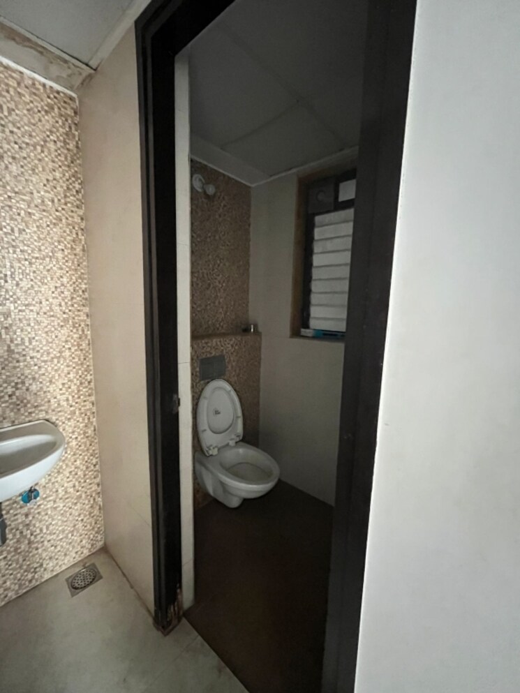 Bathroom, lodha-palava-downtown 1 Bedroom 469 Sq.Ft. Apartment In Dombivli East Thane 8003835