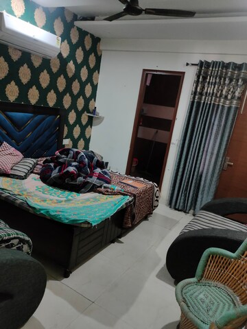 Room in 3 BHK Apartment at Peer Mucchalla – for Rent