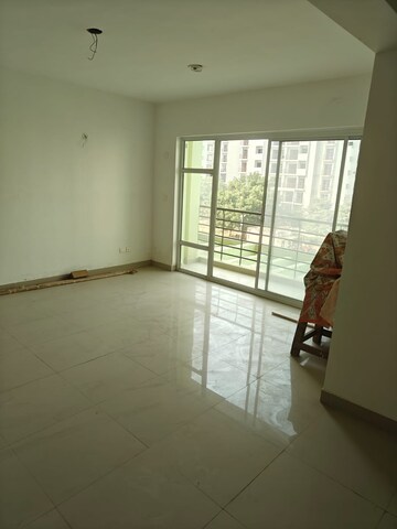 Room in 2 BHK Apartment at Ansal Celebrity Meadows, Sushant Golf City – for Sale