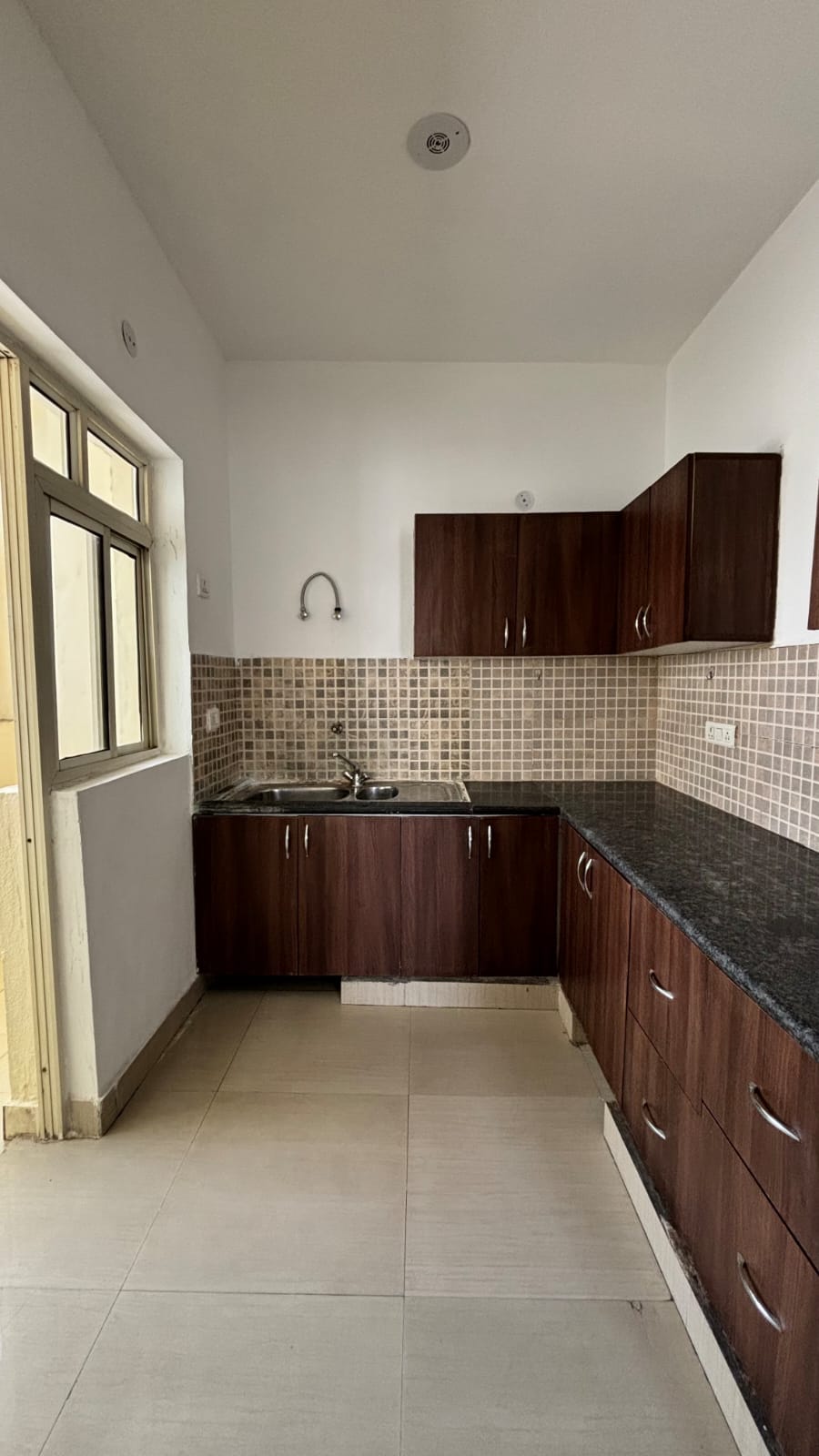 3 BHK + Servant Room Apartment For Sale in Mahagun Medalleo