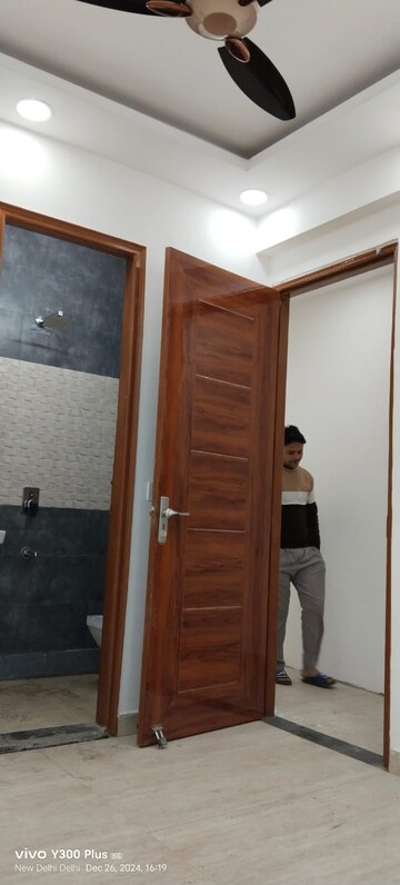 Bathroom in 2 BHK Builder Floor at Govindpuri – for Rent