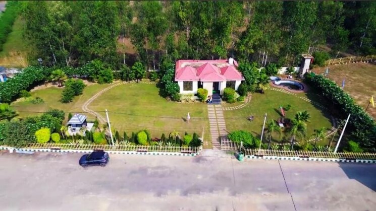 Garden, swaraaj-the-villagio  15000 Sq.Ft. Plot In Mohanlalganj Lucknow 8004047