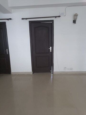 Room in 2 BHK Apartment at Gardenia Golf City, Sector 75 – for Rent