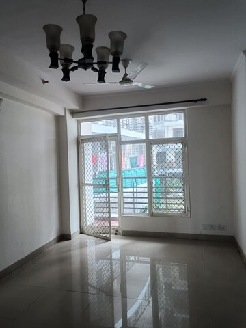 Room in 2 BHK Apartment at Gardenia Golf City, Sector 75 – for Rent