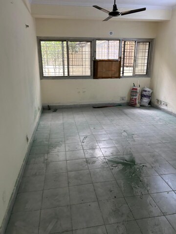 Room in 3.5 BHK Apartment at Jal Vayu Vihar Noida, Sector 21 – for Rent