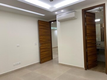 Room in 3 BHK Builder Floor at Sector 71 – for Sale