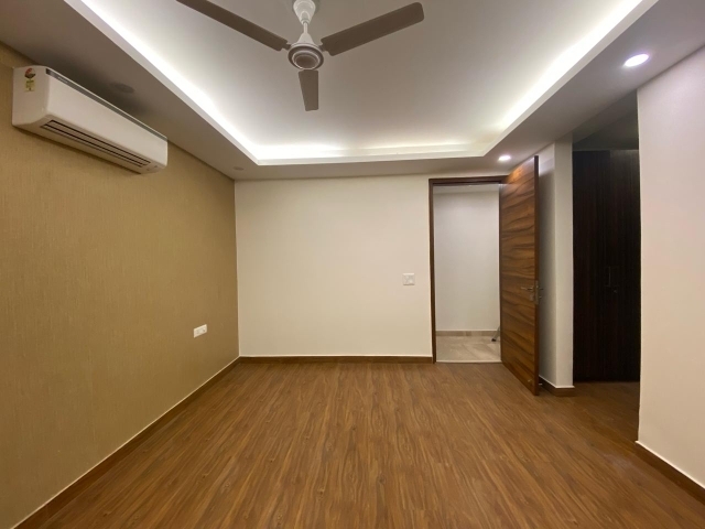 3 BHK + Servant Room,Study Room Builder Floor For Sale in Sector 71