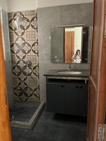 Bathroom in 3 BHK Builder Floor at Sector 71 – for Sale