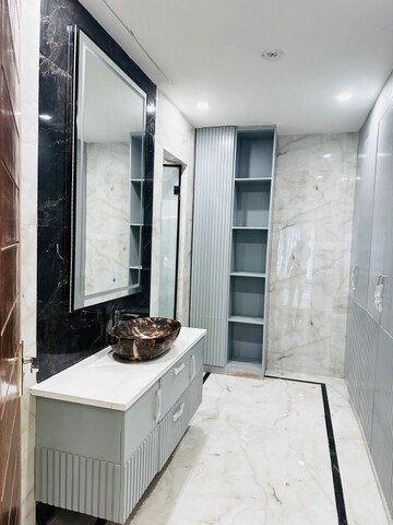 Building Lobby in 3 BHK Builder Floor at Sector 70 – for Sale