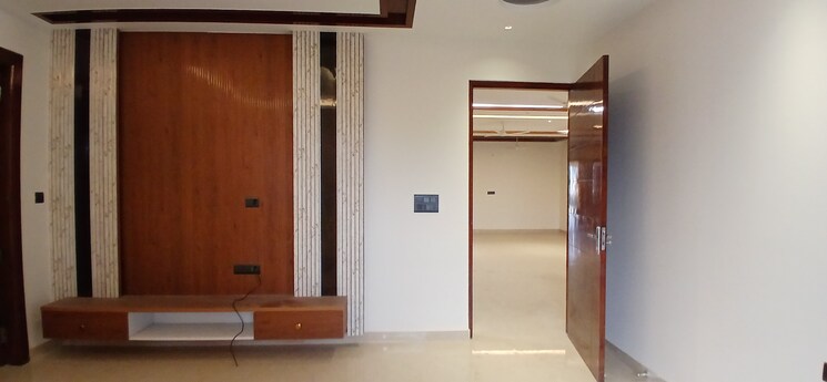 Bedroom, sector 85 4 Bedroom 350 Sq.Yd. Builder Floor In Sector 85 Faridabad 8004260