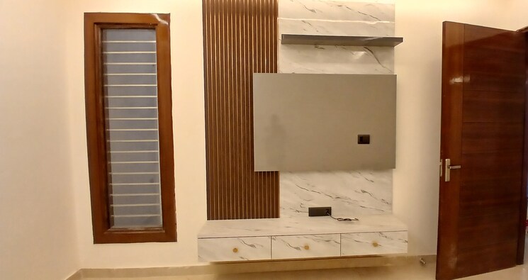 Room, sector 85 4 Bedroom 350 Sq.Yd. Builder Floor In Sector 85 Faridabad 8004260