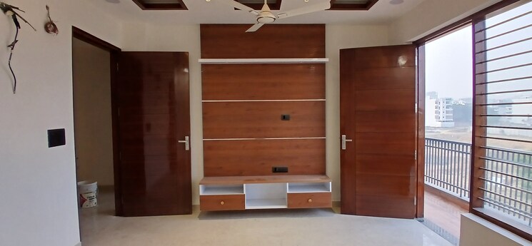 Bedroom, sector 85 4 Bedroom 350 Sq.Yd. Builder Floor In Sector 85 Faridabad 8004260