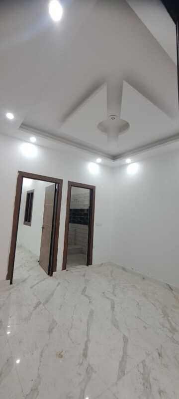 Room in 3 BHK Villa at Thv Vihaan Villa, Sector 10 Greater Noida – for Rent