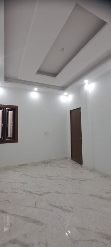 Room in 3 BHK Villa at Thv Vihaan Villa, Sector 10 Greater Noida – for Rent