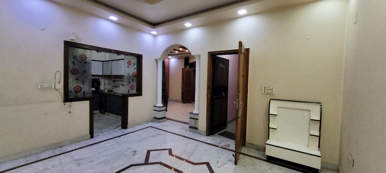 3 BHK Builder Floor For Sale in Anand Vihar