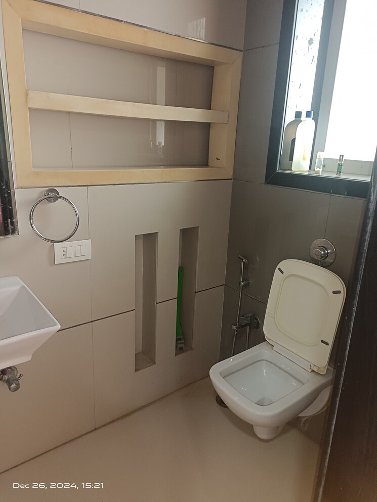 Bathroom, bhima-chs 3 Bedroom 1250 Sq.Ft. Apartment In Worli Mumbai 8004317