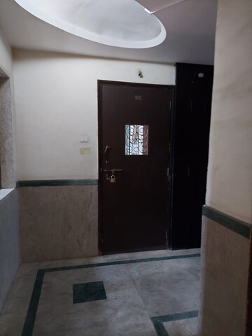 Furnished Amenities in 2 BHK Apartment at Lokhandwala Harmony, Worli – for Rent