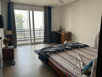Master Bedroom in 1 BHK Builder Floor at Sector 40 – for Rent