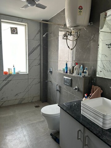 Bathroom in 1 BHK Builder Floor at Sector 40 – for Rent