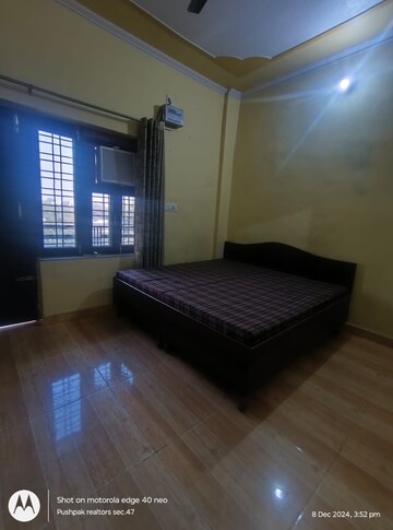 Bedroom in 2 BHK Builder Floor at Sector 38 – for Rent