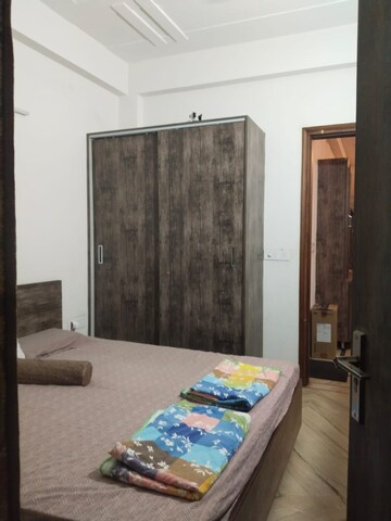 Bedroom in 2 BHK Builder Floor at Sector 40 – for Rent