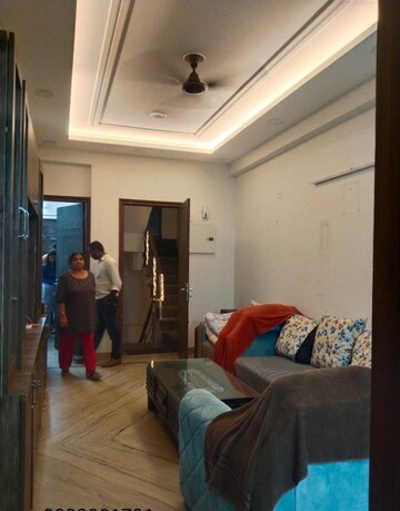 Living Room in 2 BHK Builder Floor at Sector 40 – for Rent