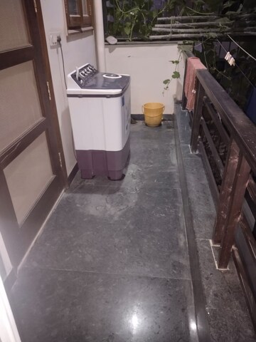 Balcony in 2 BHK Builder Floor at Sector 40 – for Rent