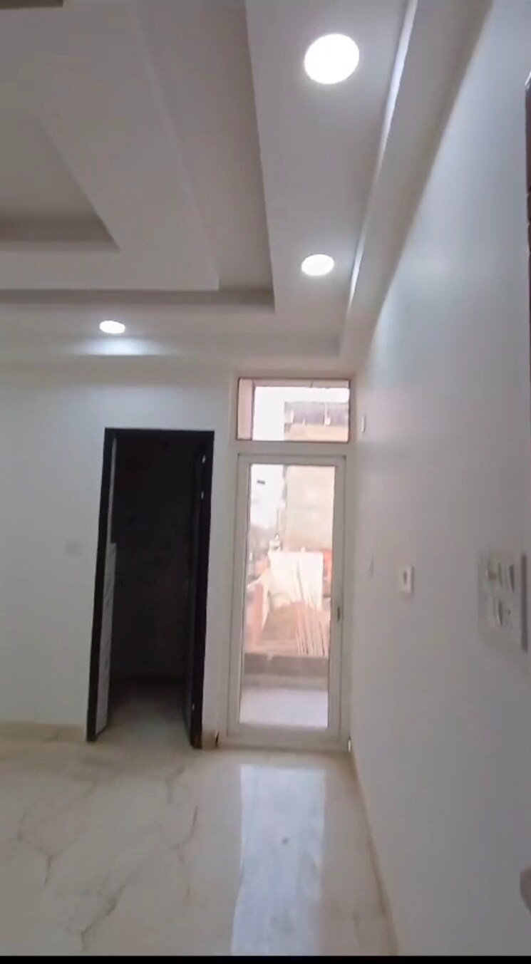 Room, sector 104 3 Bedroom 1350 Sq.Ft. Apartment In Sector 104 Noida 8004488