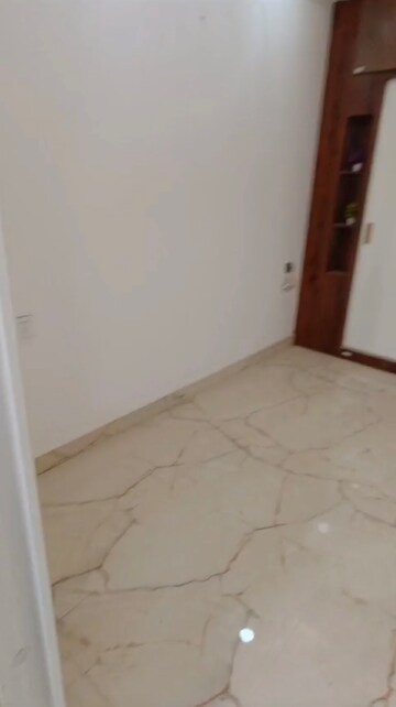 Room in 3 BHK Apartment at Sector 104 – for Sale