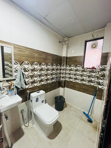 Master Bedroom in 2 BHK Builder Floor at Sector 46 – for Rent