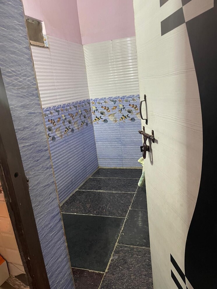 Bathroom, chhajarsi 6+ Bedroom 90 Sq.Yd. Independent House In Chhajarsi Noida 8004533