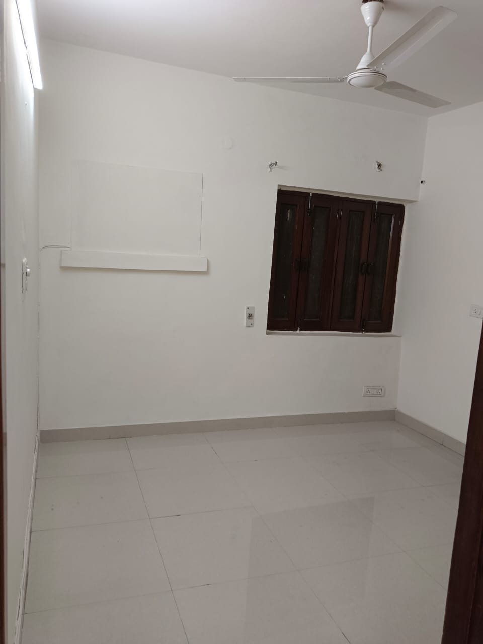 2 BHK Builder Floor For Rent in Dayanand Colony