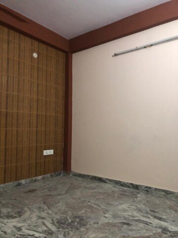 Room in 2 BHK Builder Floor at Sector 46 – for Rent