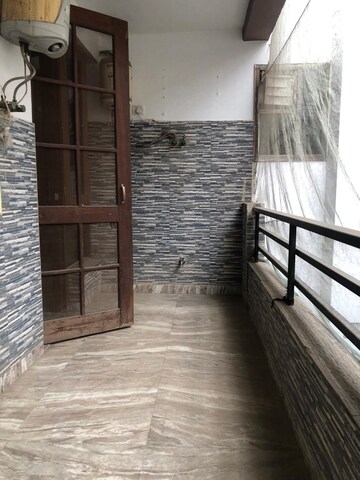 Staircase in 2 BHK Builder Floor at Sector 46 – for Rent