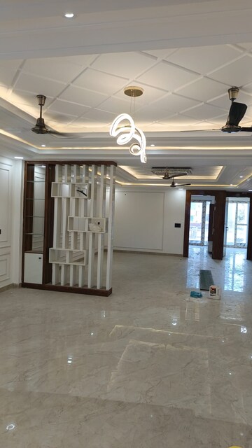 Living Room in 3 BHK Builder Floor at Sector 85 – for Rent