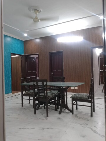 Gym in 3 BHK Builder Floor at Sector 40 – for Rent