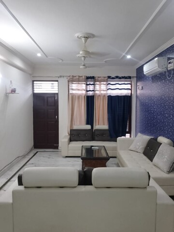 Living Room in 3 BHK Builder Floor at Sector 40 – for Rent