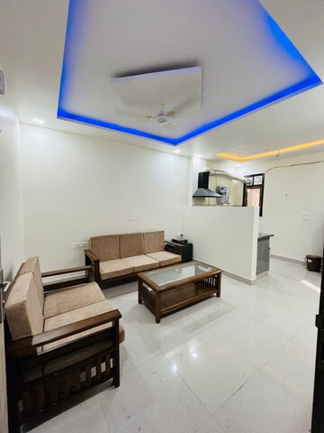 Master Bedroom in 1 BHK Builder Floor at Sector 40 – for Rent