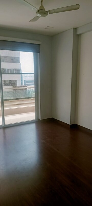 Room in 5 BHK Apartment at Tata Raheja Raisina Residency, Sector 59 – for Sale