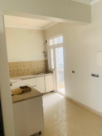 Room in 2.5 BHK Apartment at Central Park Cerise Suites, Sohna Sector 33 – for Rent