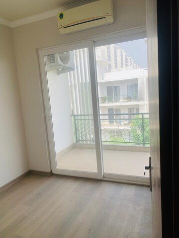 Room in 2.5 BHK Apartment at Central Park Cerise Suites, Sohna Sector 33 – for Rent