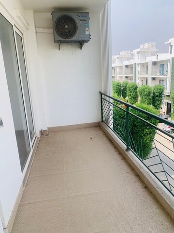 Master Bedroom in 2.5 BHK Apartment at Central Park Cerise Suites, Sohna Sector 33 – for Rent