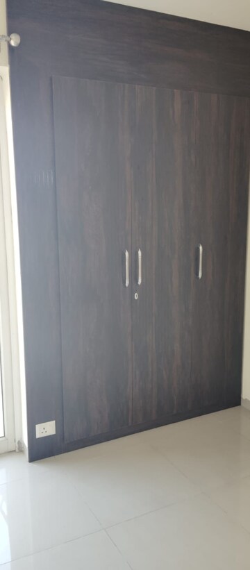 Building Lobby in 2 BHK Apartment at Wave Dream Homes, Wave City – for Rent