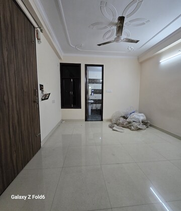 Bedroom in 2 BHK Builder Floor at Palm Residency Chhatarpur, Chattarpur – for Rent