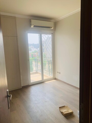 Room in 2 BHK Apartment at Signature Global Park, Sohna Sector 36 – for Rent