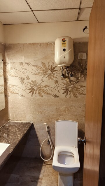 Furnished Amenities in 1 BHK Apartment at Paramount Golfforeste, Zeta I Greater Noida – for Rent