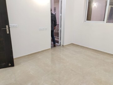 Room in 3 BHK Apartment at Signature Global Park 4 and 5, Sohna Sector 36 – for Sale