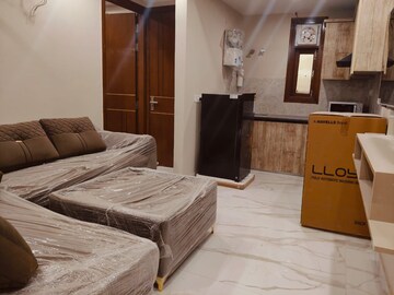 Living Room in 1 BHK Builder Floor at Chattarpur – for Rent