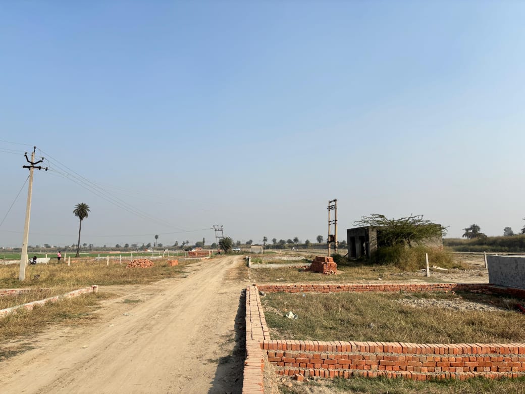 Plot For Sale in Bhopani Village